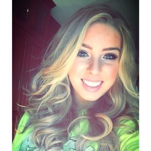 Meet your Posher, Emily